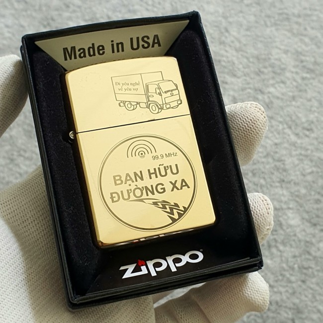 Bật Lửa Zippo Mỹ Đồng Bạn Hữu Đường Xa Đời E2000-XVI ( Ruột Vàng , Fullbox)