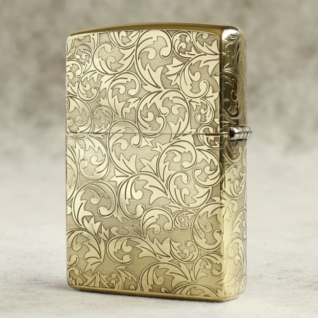 Bật Lửa Zippo Zorro Khắc 5 Mặt Hoa Văn Vàng Đồng (Có Hộp )
