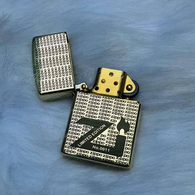 Bật Lửa Zippo Logo Ngọn Lửa Nhiều Chữ Mộc Đáy Ngược Đời La Mã XIII Phiên Bản Giới Hạn - Có Hộp - Tem