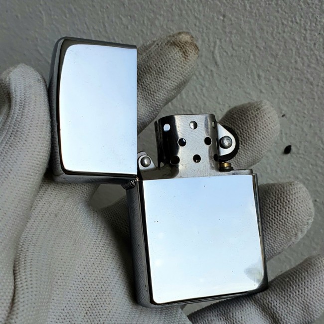 Bật Lửa Zippo Bạc Hoa Văn Đáy Dập Đời La Mã E2000-XVI ( Có Tem Đỏ - Fullbox)