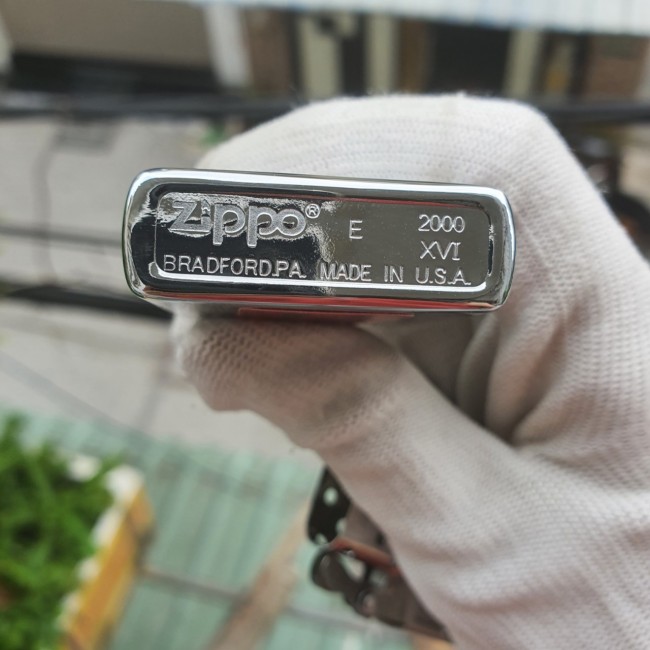 Bật Lửa Zippo Bạc Hoa Văn Đáy Dập Đời La Mã E2000-XVI ( Có Tem Đỏ - Fullbox)